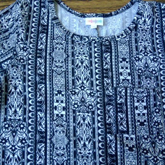 LulaRoe T-Shirt Dress W/ Pocket Patterened Size XS - Picture 4 of 7